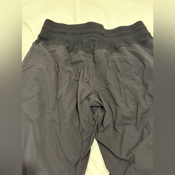 Lululemon Dance Studio Pants, size 6 - Picture 3 of 8